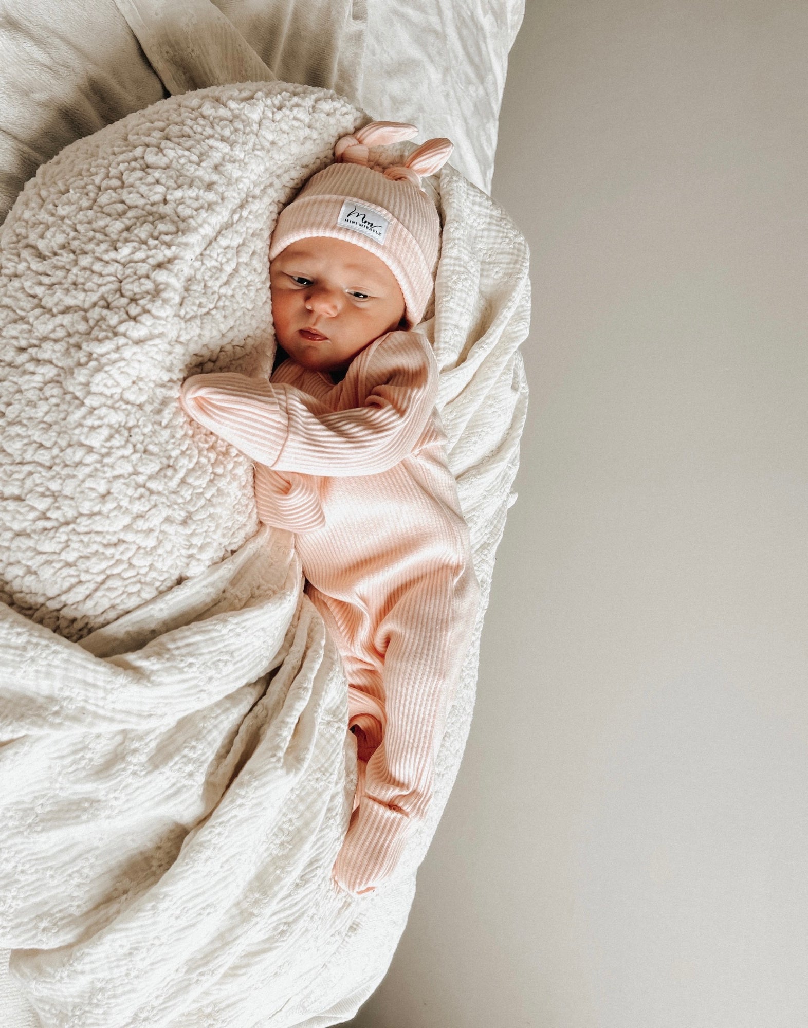 BONNET BÉBÉ DOUBLE NOEUD - ROSE POUDRE