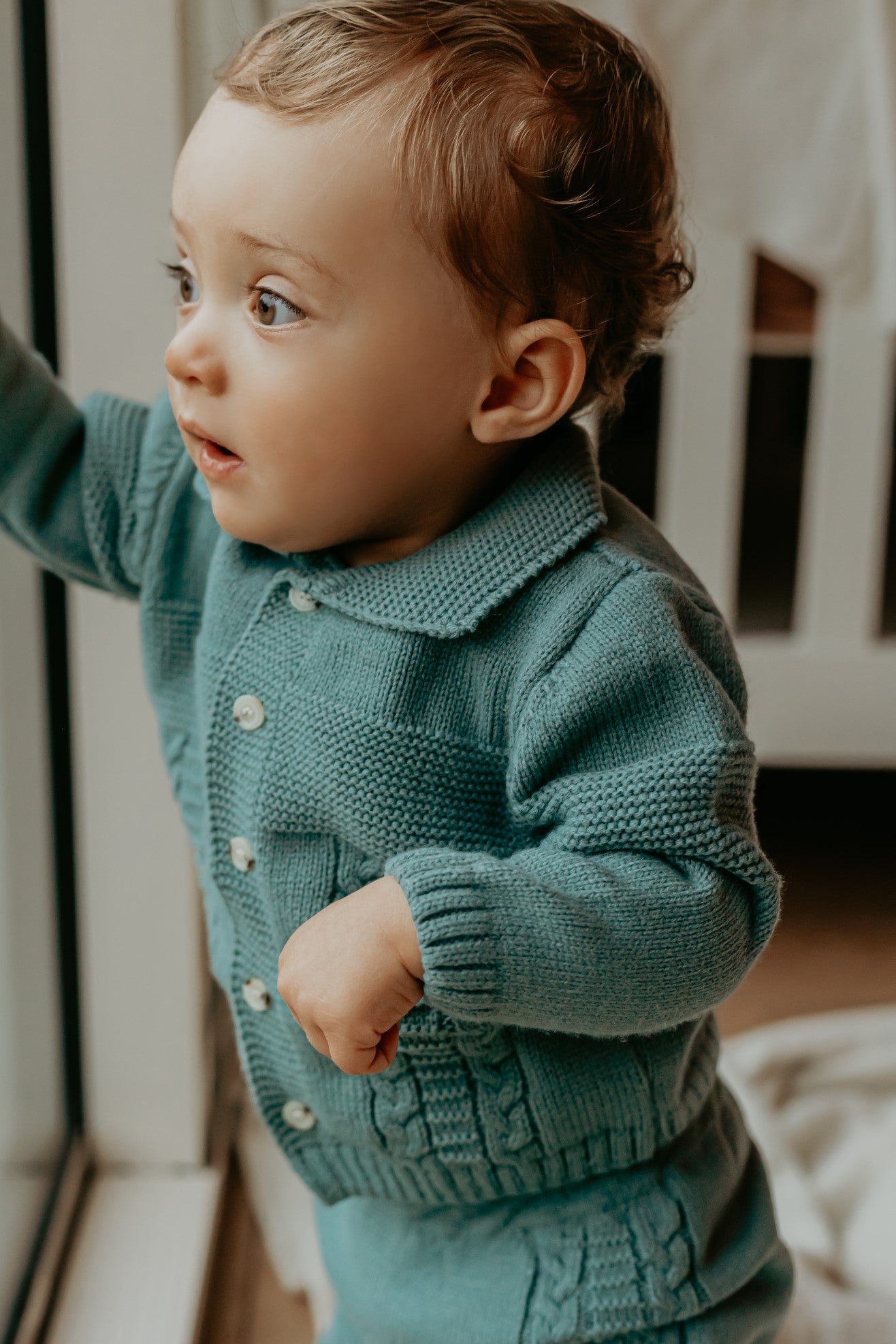 DIE MILEN STRICK-BABYKLEIDUNG – DUNKELGRÜN