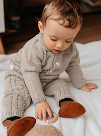Warm Taupe - binnenkort beschikbaar, gebreide babykleding